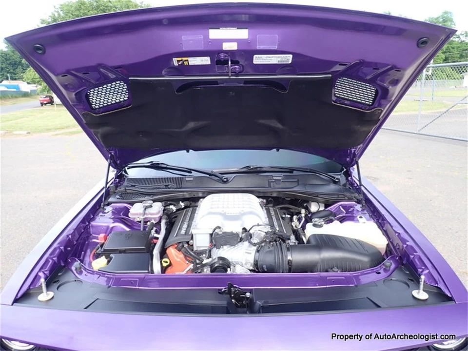 2016 Dodge Challenger SRT Hellcat 3rd Gen - Image 18 of 24