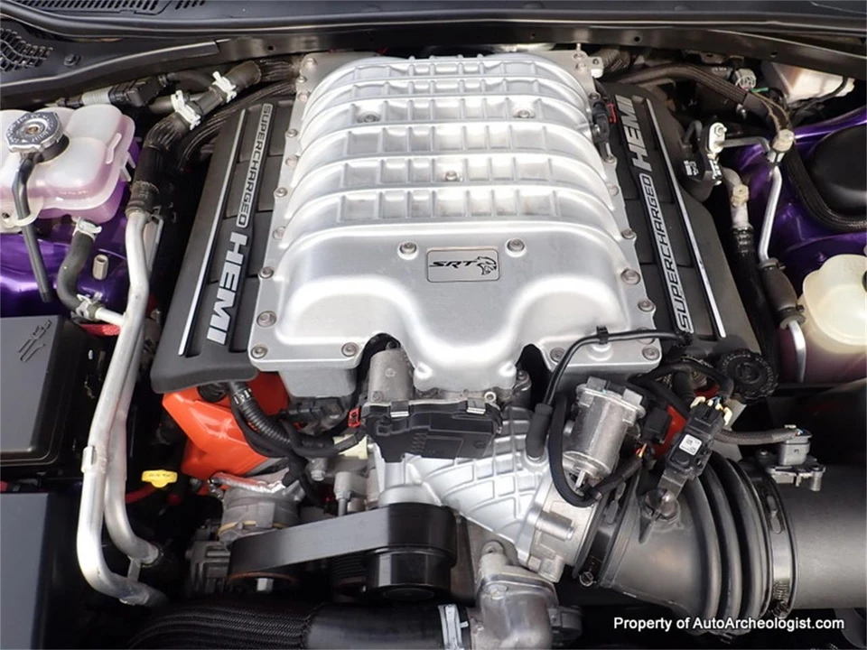 2016 Dodge Challenger SRT Hellcat 3rd Gen - Image 19 of 24