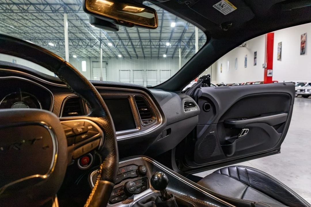 2016 Dodge Challenger SRT Hellcat 3rd Gen - Image 14 of 31