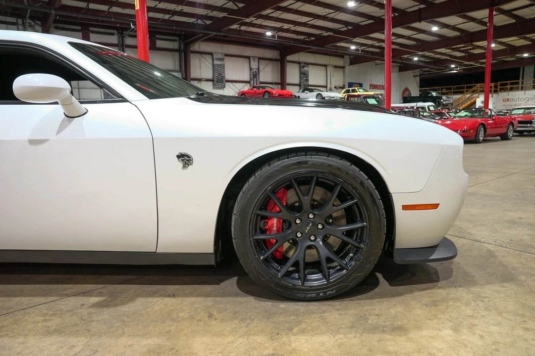2016 Dodge Challenger SRT Hellcat 3rd Gen - Image 11 of 31