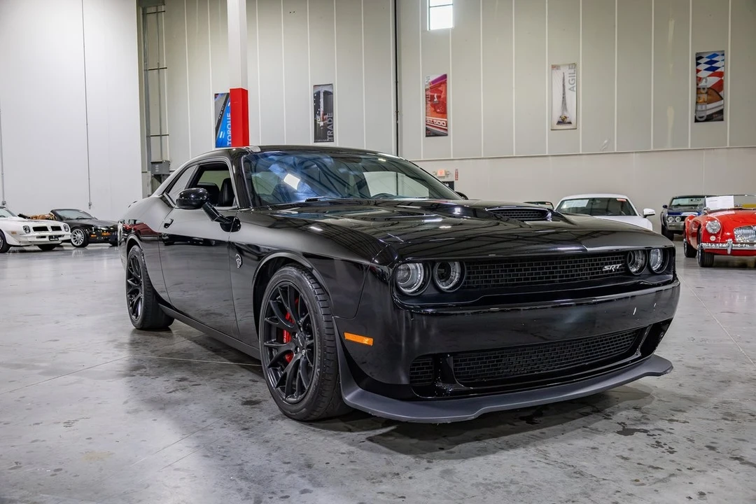 2016 Dodge Challenger SRT Hellcat 3rd Gen - Image 9 of 31