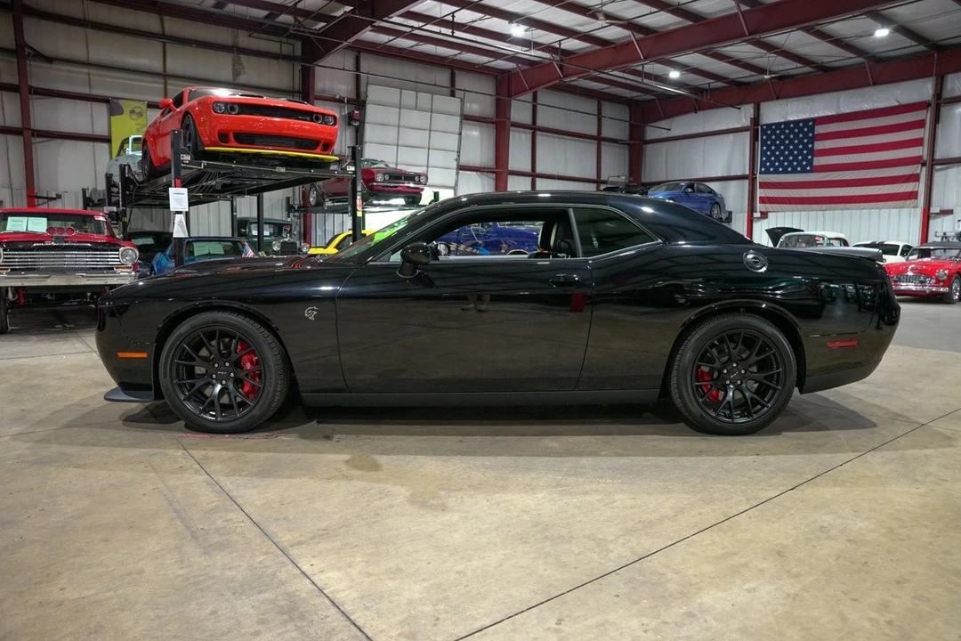 2016 Dodge Challenger SRT Hellcat 3rd Gen - Image 4 of 13