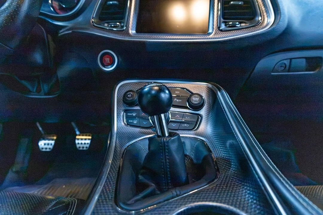2016 Dodge Challenger SRT Hellcat 3rd Gen - Image 15 of 31