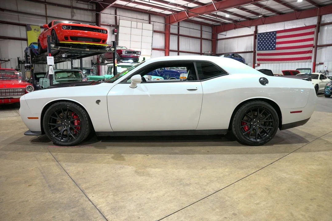 2016 Dodge Challenger SRT Hellcat 3rd Gen - Image 4 of 31