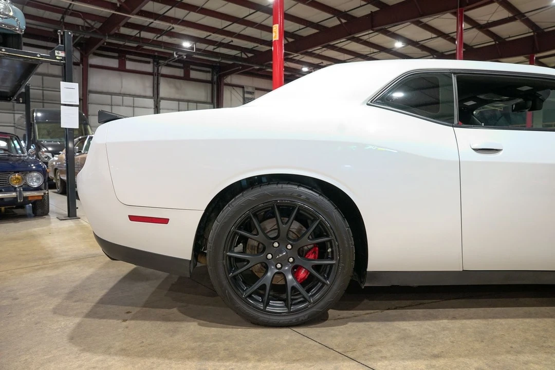 2016 Dodge Challenger SRT Hellcat 3rd Gen - Image 9 of 31