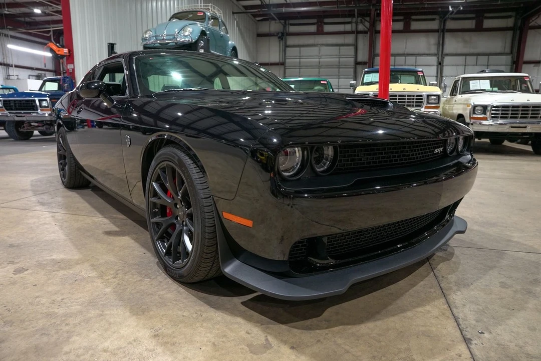 2016 Dodge Challenger SRT Hellcat 3rd Gen - Image 10 of 13