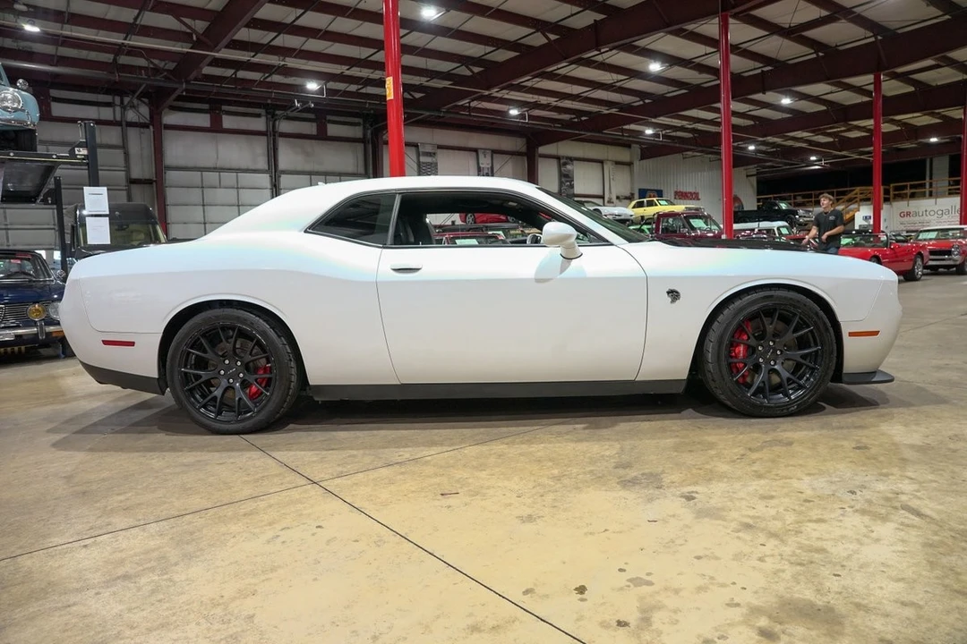 2016 Dodge Challenger SRT Hellcat 3rd Gen - Image 10 of 31