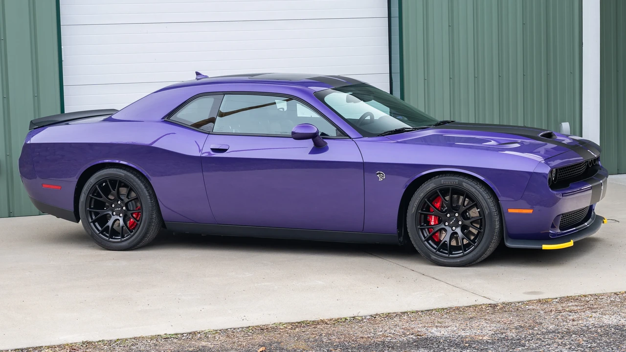 2016 Dodge Challenger SRT Hellcat 3rd Gen - Image 4 of 31