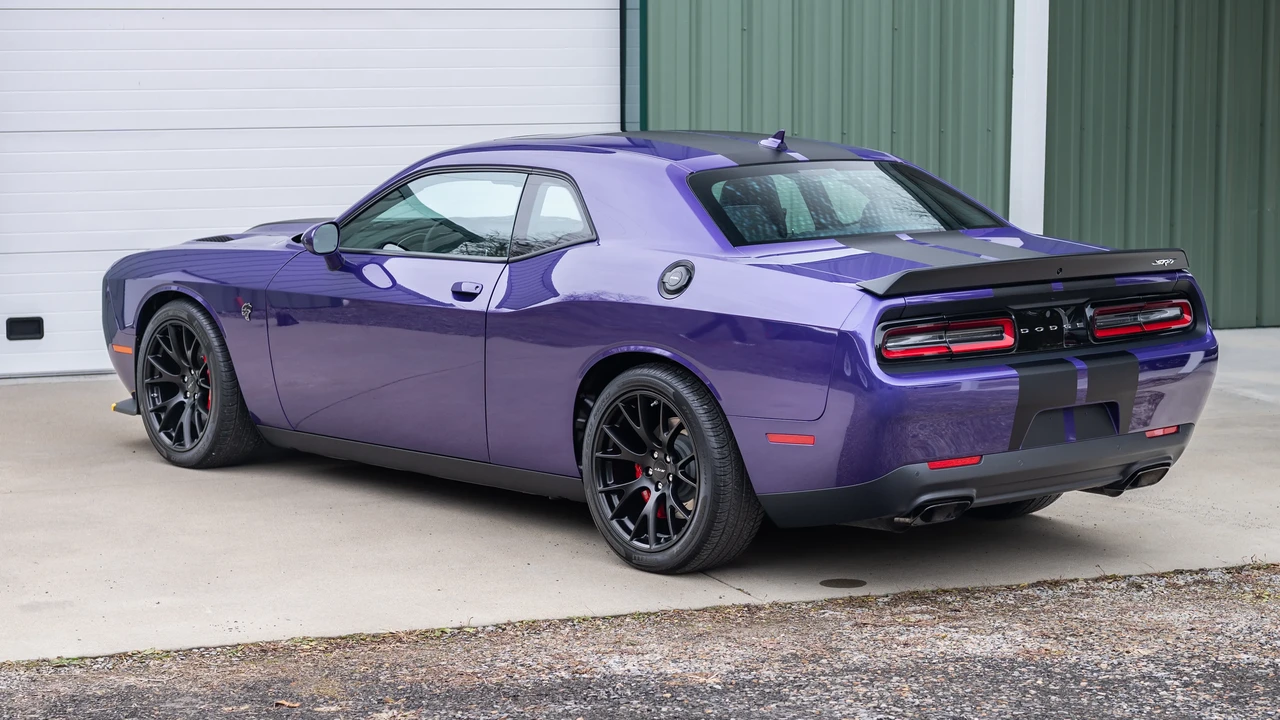 2016 Dodge Challenger SRT Hellcat 3rd Gen - Image 6 of 31