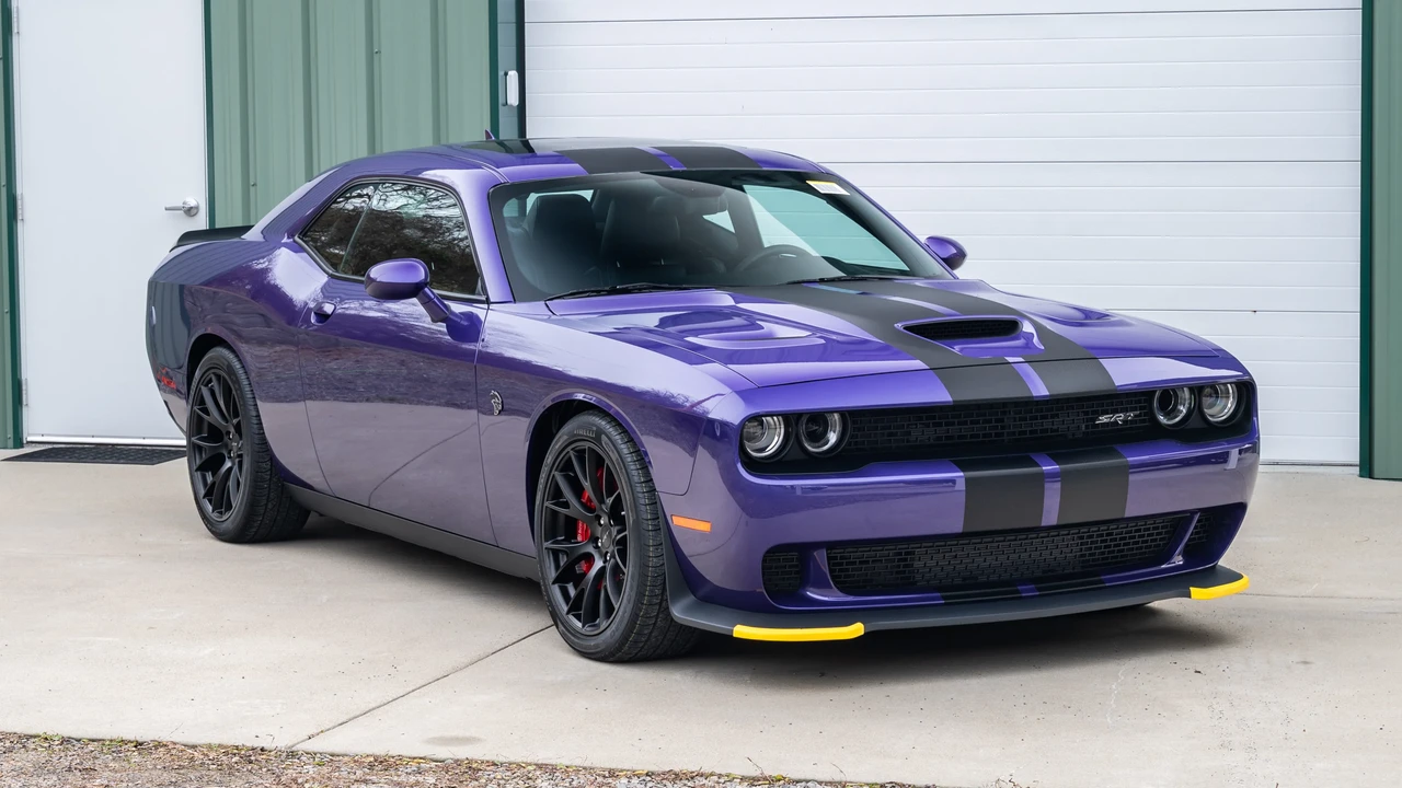 2016 Dodge Challenger SRT Hellcat 3rd Gen - Image 3 of 31