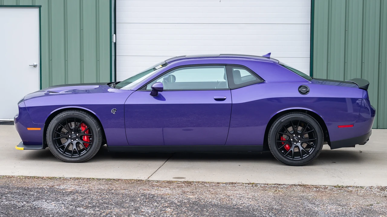 2016 Dodge Challenger SRT Hellcat 3rd Gen - Image 7 of 31
