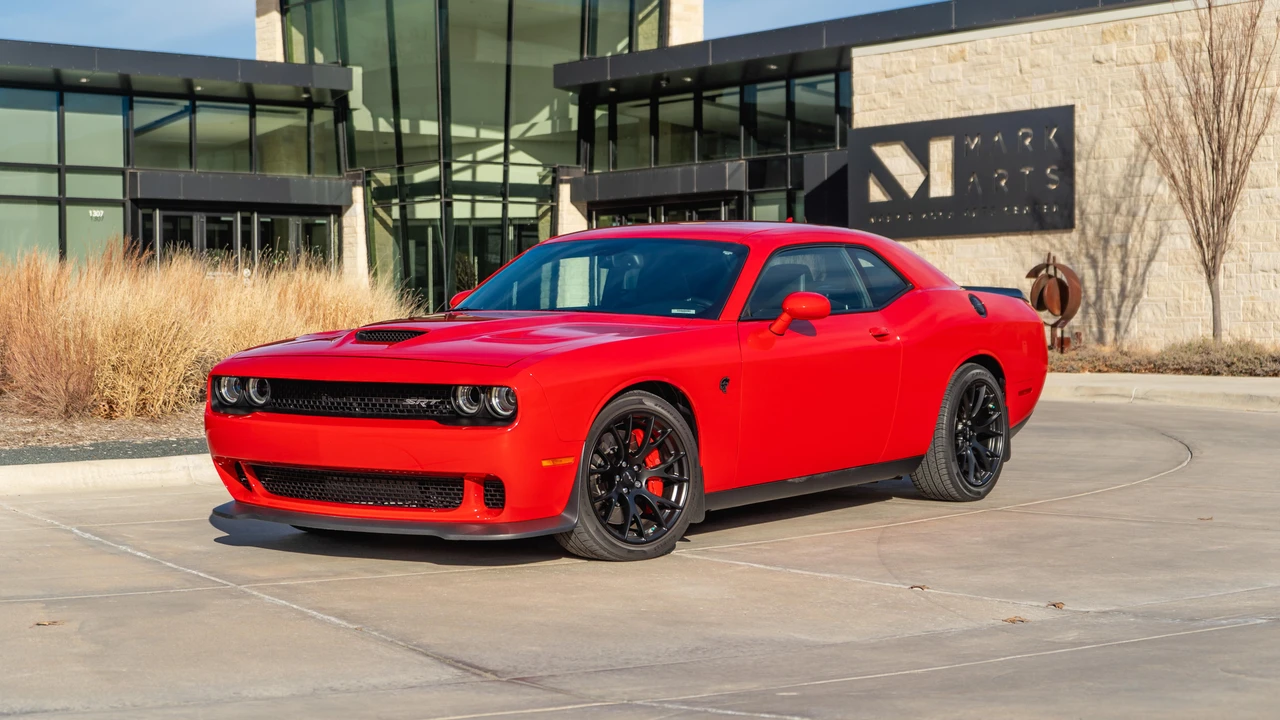 2016 Dodge Challenger SRT Hellcat 3rd Gen - Image 2 of 31