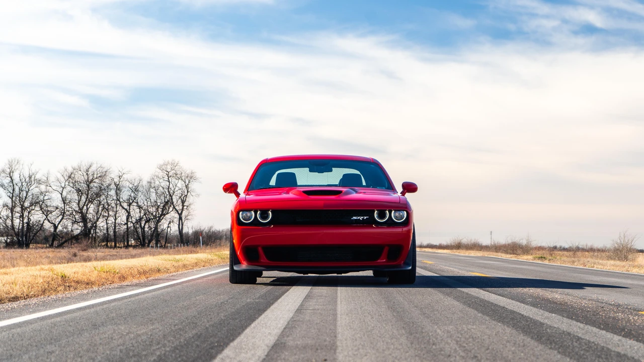 2016 Dodge Challenger SRT Hellcat 3rd Gen - Image 7 of 31