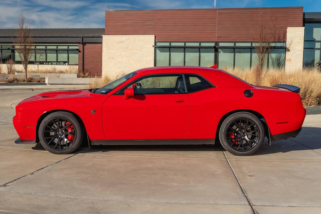 2016 Dodge Challenger SRT Hellcat 3rd Gen - Image 3 of 31