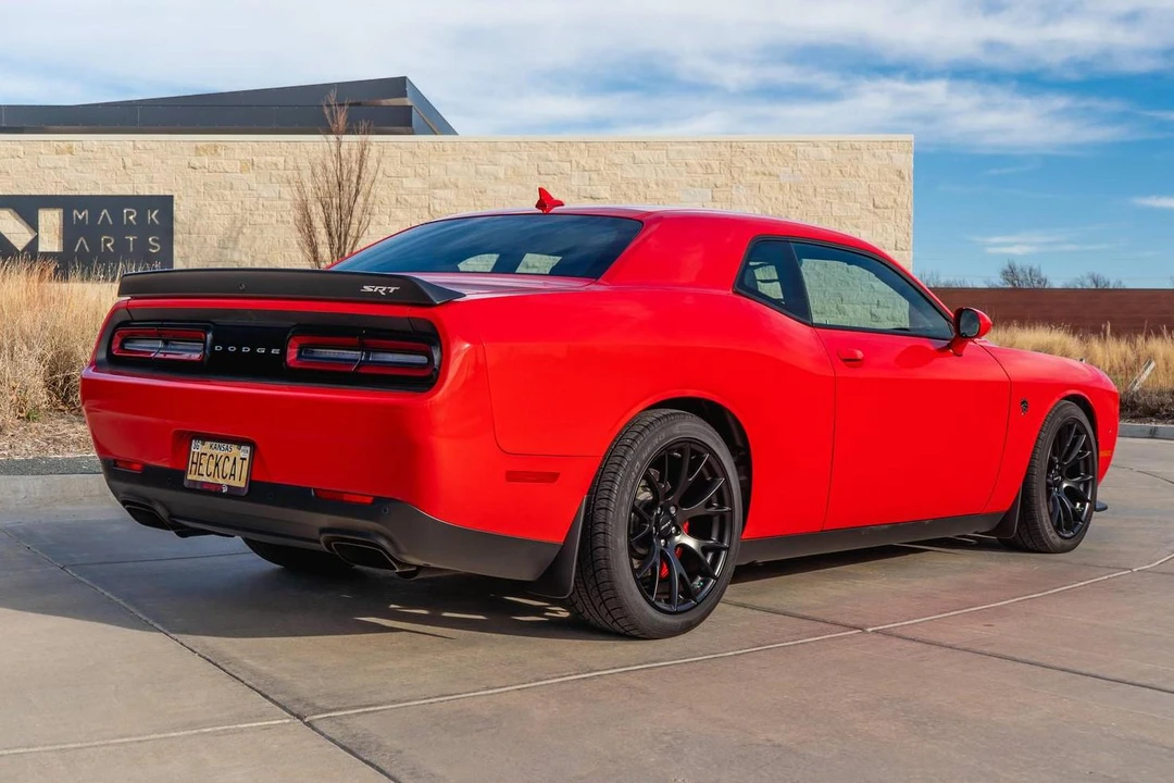 2016 Dodge Challenger SRT Hellcat 3rd Gen - Image 4 of 31