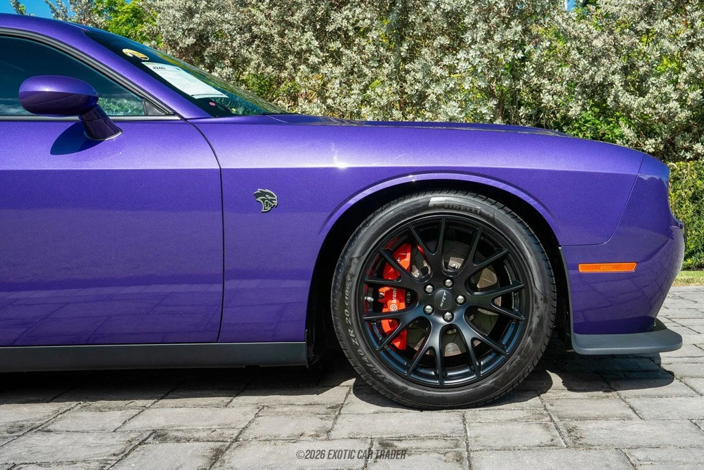 2016 Dodge Challenger SRT Hellcat 3rd Gen - Image 11 of 12