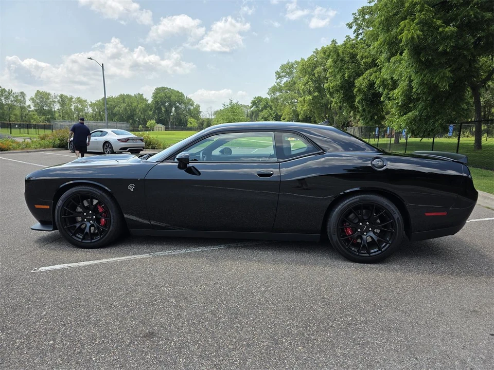 2016 Dodge Challenger SRT Hellcat 3rd Gen - Image 8 of 31