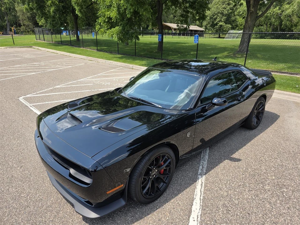 2016 Dodge Challenger SRT Hellcat 3rd Gen - Image 9 of 31