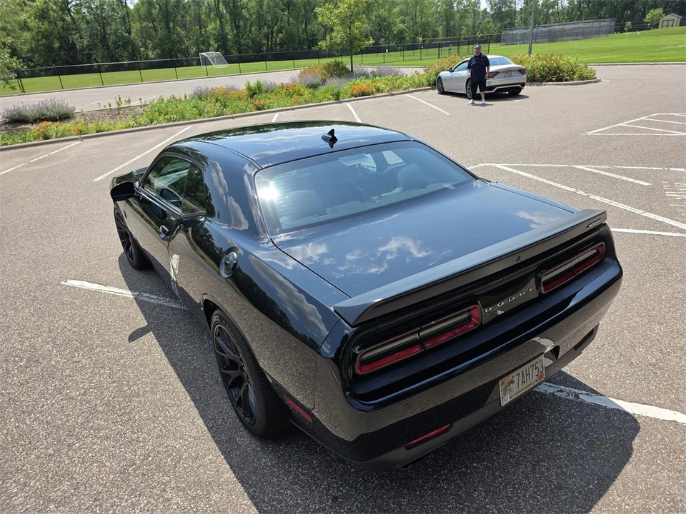 2016 Dodge Challenger SRT Hellcat 3rd Gen - Image 15 of 31
