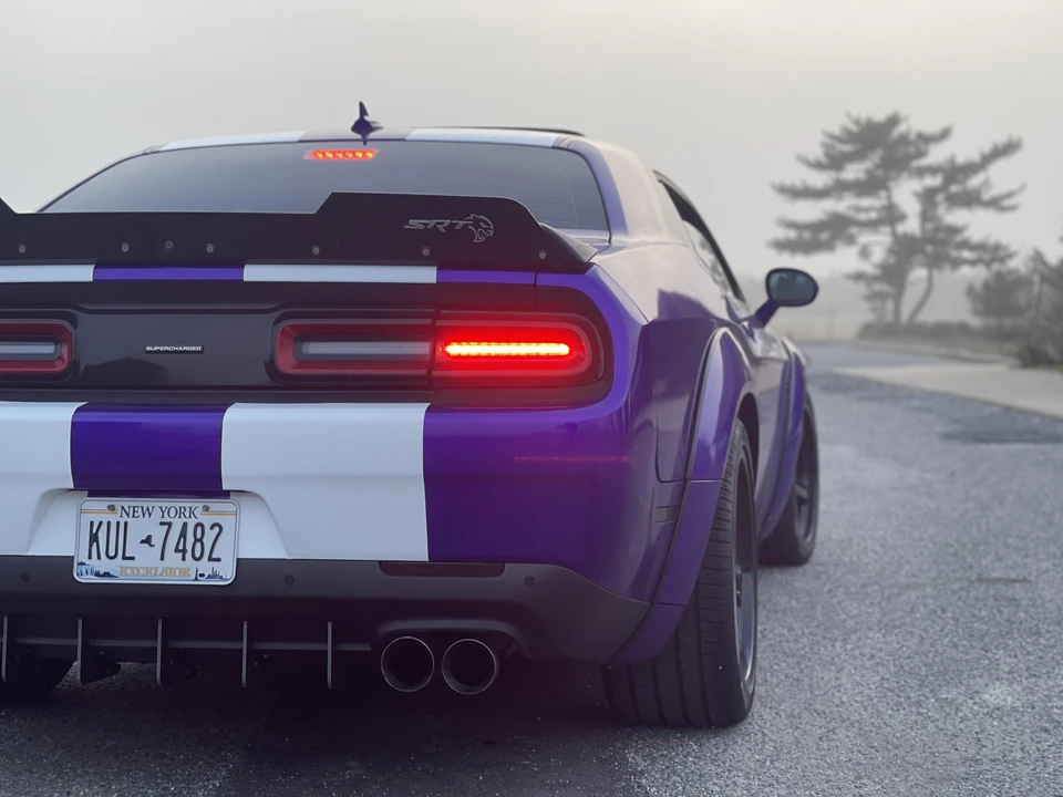 2016 Dodge Challenger SRT Hellcat 3rd Gen - Image 26 of 31