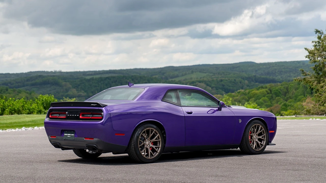 2016 Dodge Challenger SRT Hellcat 3rd Gen - Image 3 of 31