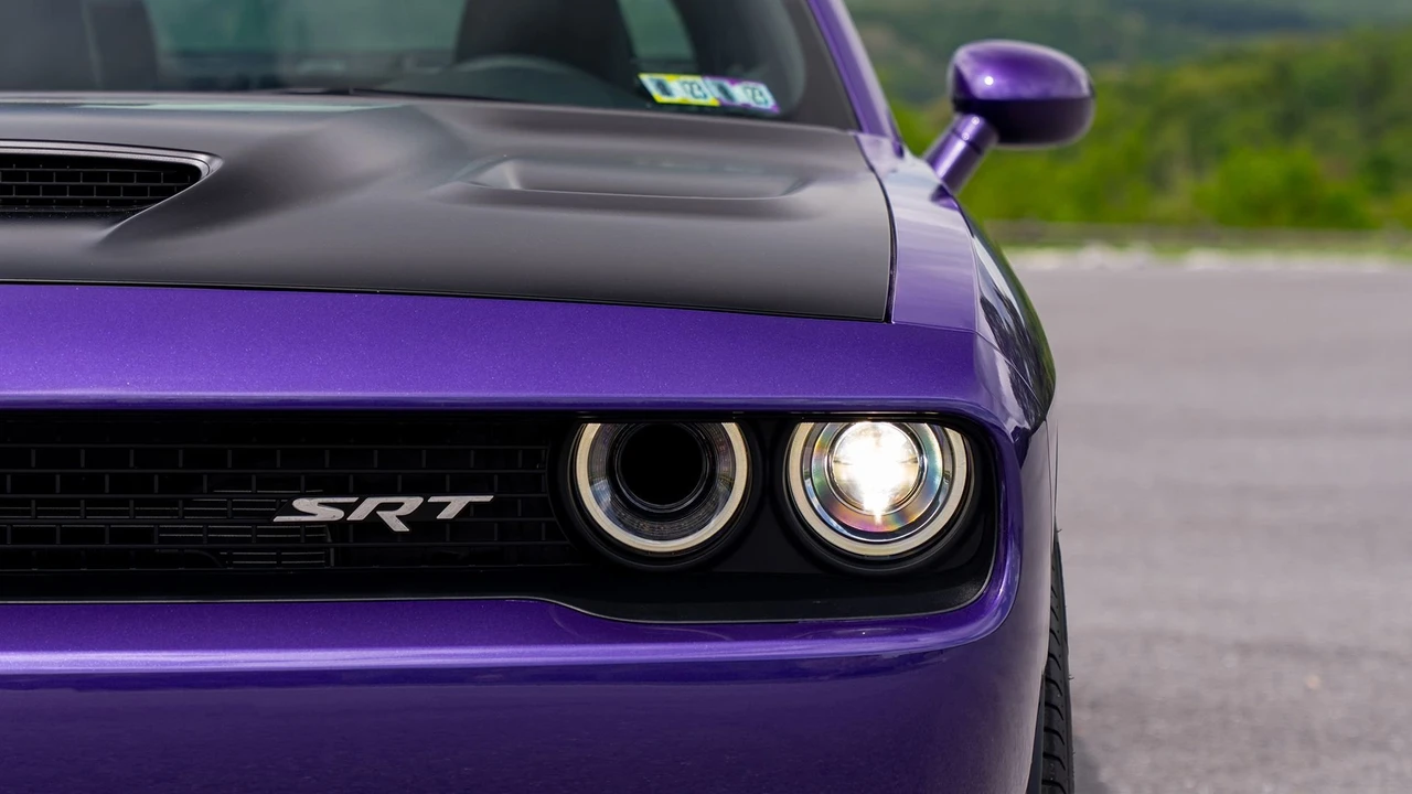 2016 Dodge Challenger SRT Hellcat 3rd Gen - Image 29 of 31