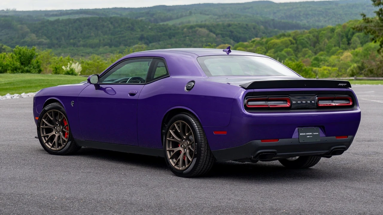 2016 Dodge Challenger SRT Hellcat 3rd Gen - Image 20 of 31