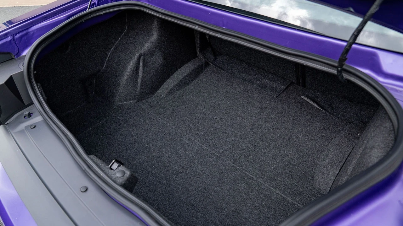 2016 Dodge Challenger SRT Hellcat 3rd Gen - Image 8 of 31