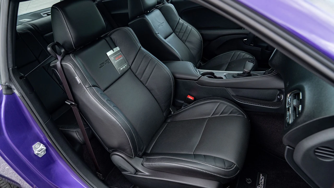 2016 Dodge Challenger SRT Hellcat 3rd Gen - Image 9 of 31