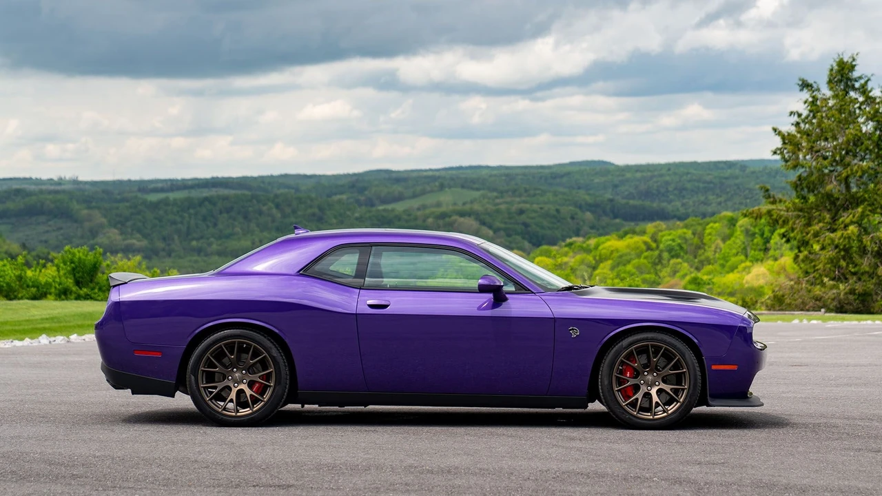 2016 Dodge Challenger SRT Hellcat 3rd Gen - Image 4 of 31