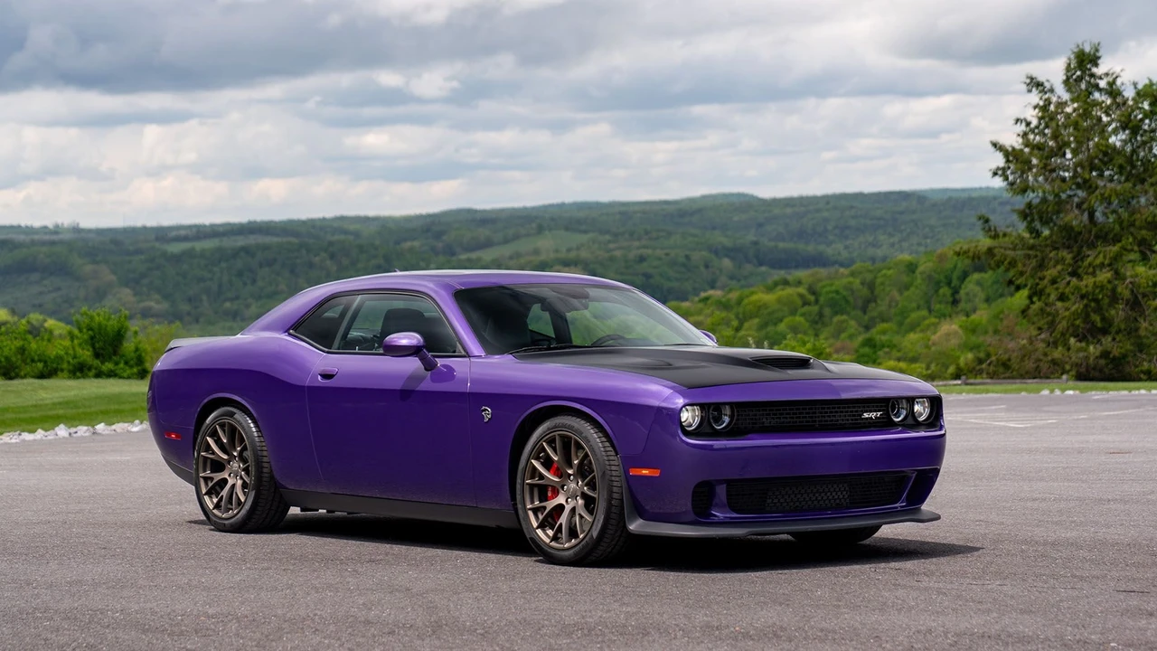 2016 Dodge Challenger SRT Hellcat 3rd Gen - Image 14 of 31