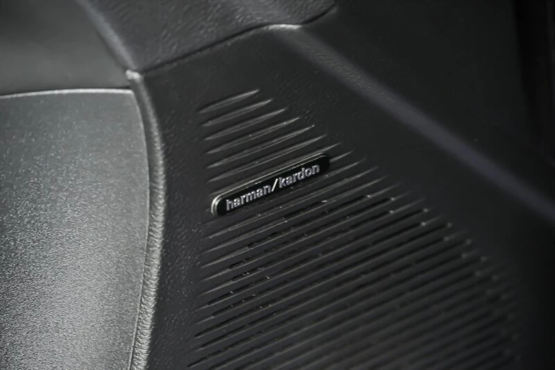 2016 Dodge Challenger SRT Hellcat 3rd Gen - Image 14 of 29