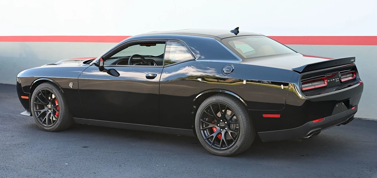 2016 Dodge Challenger SRT Hellcat 3rd Gen - Image 11 of 31