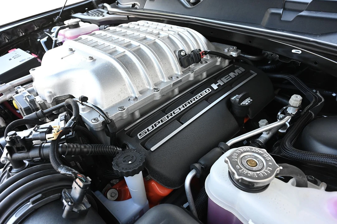 2016 Dodge Challenger SRT Hellcat 3rd Gen - Image 29 of 31