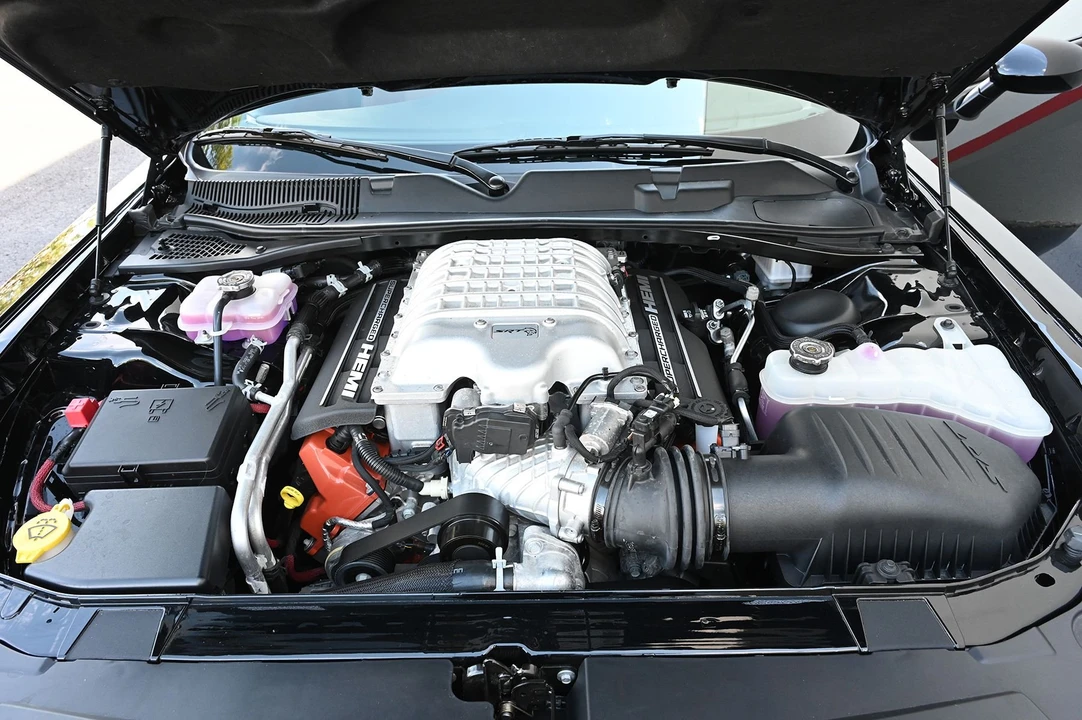 2016 Dodge Challenger SRT Hellcat 3rd Gen - Image 26 of 31