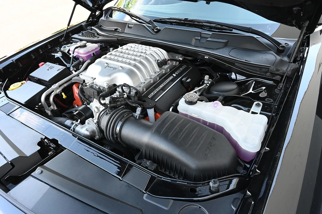 2016 Dodge Challenger SRT Hellcat 3rd Gen - Image 27 of 31