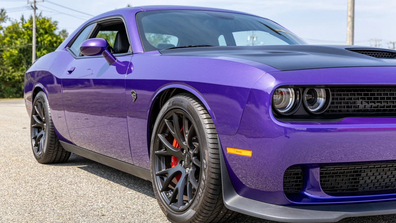 2016 Dodge Challenger SRT Hellcat 3rd Gen - Image 10 of 31