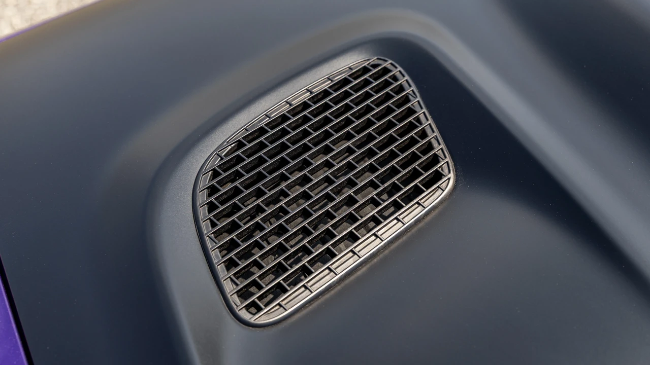 2016 Dodge Challenger SRT Hellcat 3rd Gen - Image 30 of 31