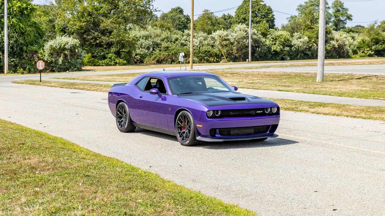 2016 Dodge Challenger SRT Hellcat 3rd Gen - Image 8 of 31
