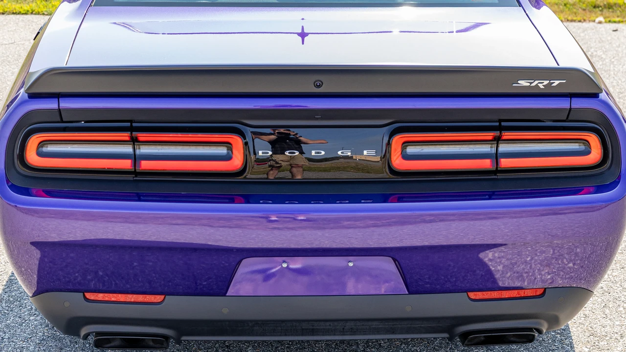 2016 Dodge Challenger SRT Hellcat 3rd Gen - Image 20 of 31
