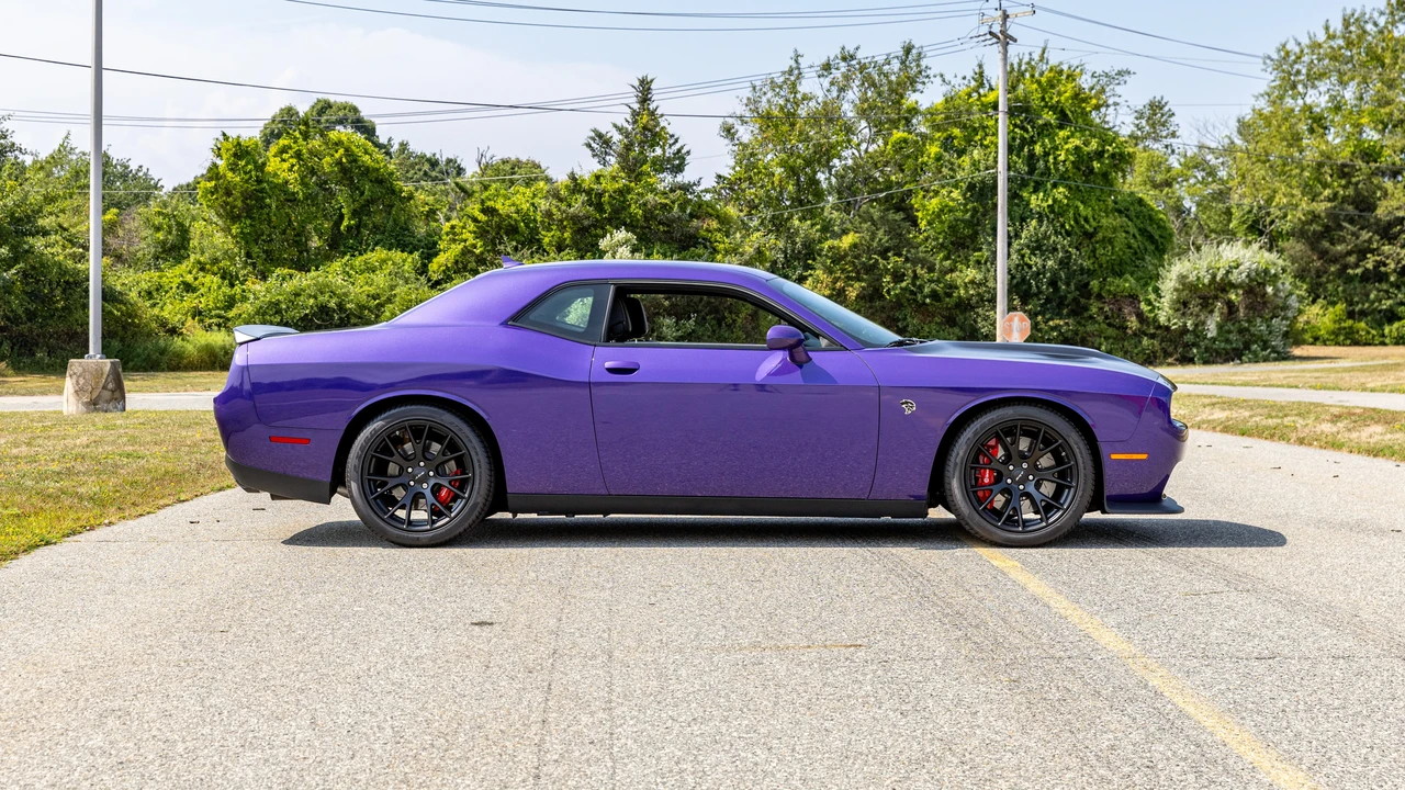 2016 Dodge Challenger SRT Hellcat 3rd Gen - Image 3 of 31