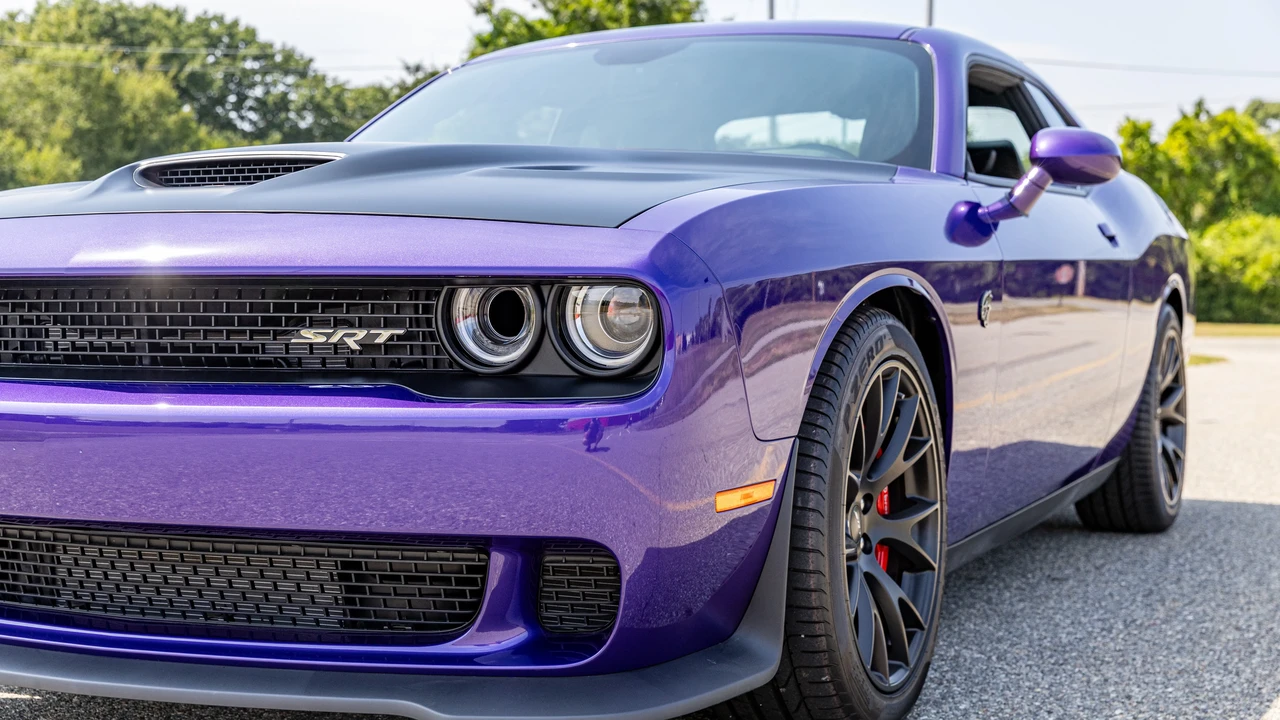 2016 Dodge Challenger SRT Hellcat 3rd Gen - Image 11 of 31