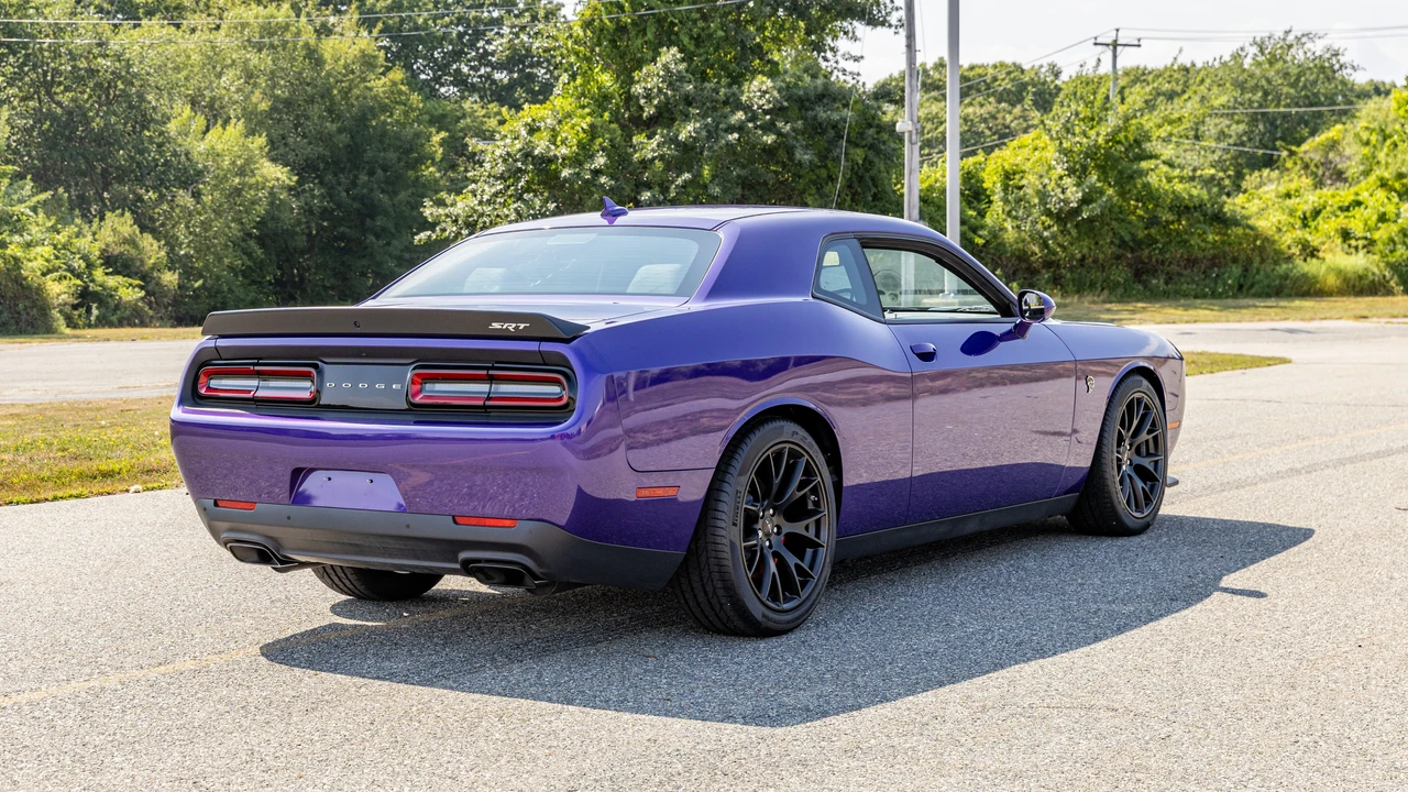 2016 Dodge Challenger SRT Hellcat 3rd Gen - Image 4 of 31