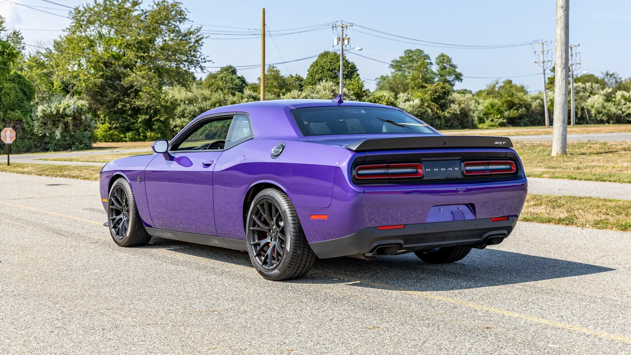2016 Dodge Challenger SRT Hellcat 3rd Gen - Image 5 of 31