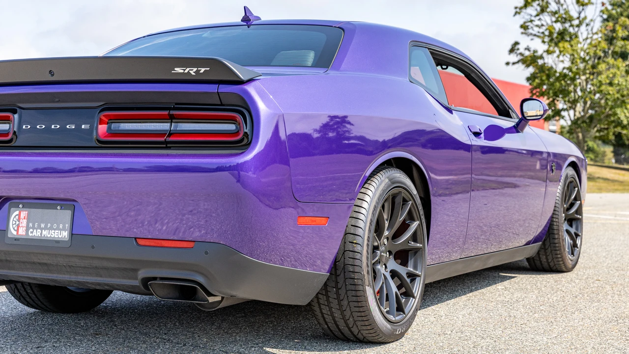 2016 Dodge Challenger SRT Hellcat 3rd Gen - Image 15 of 31