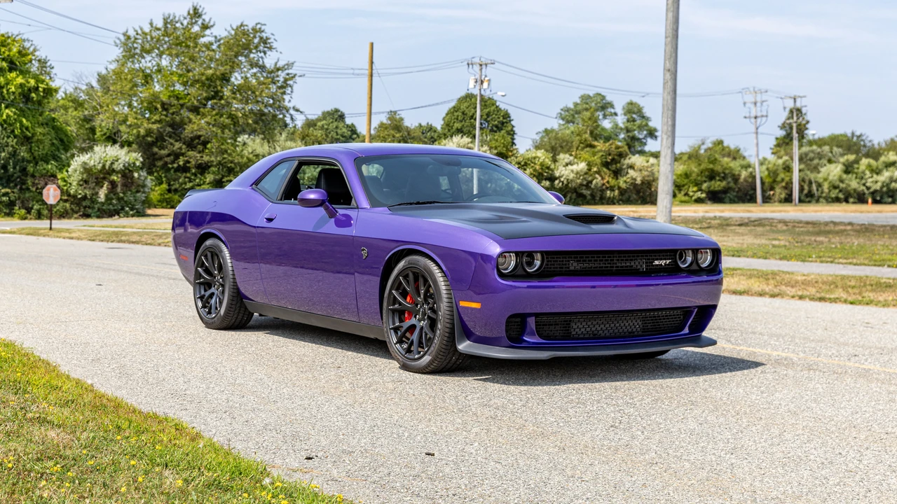 2016 Dodge Challenger SRT Hellcat 3rd Gen - Image 2 of 31