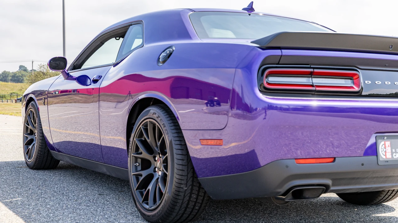 2016 Dodge Challenger SRT Hellcat 3rd Gen - Image 14 of 31