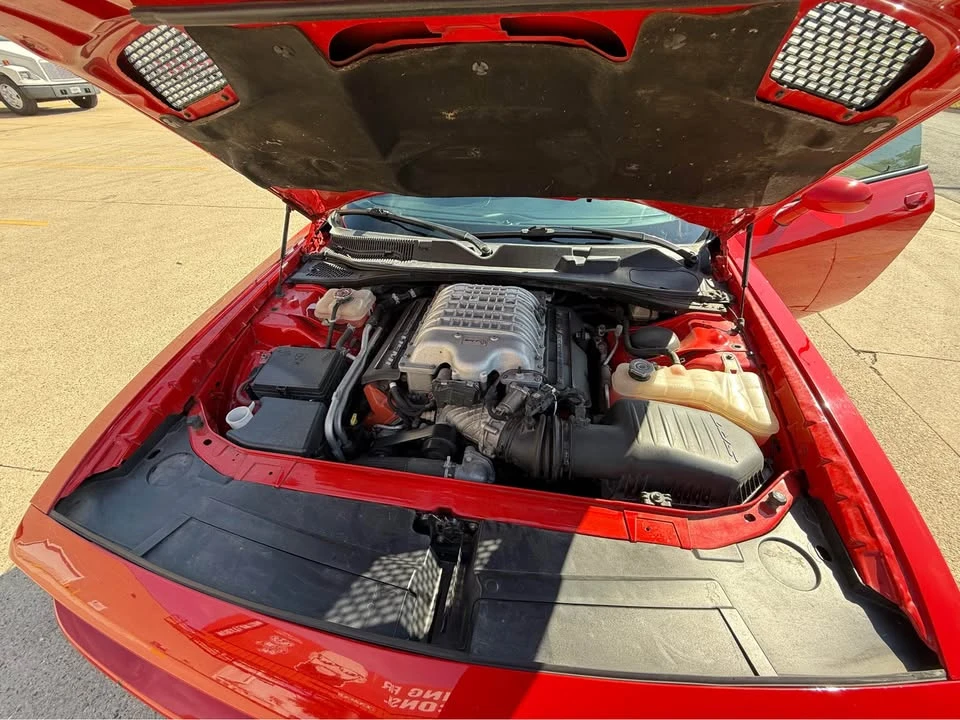 2016 Dodge Challenger SRT Hellcat 3rd Gen - Image 18 of 19