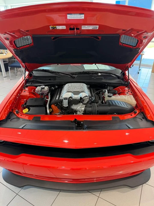 2016 Dodge Challenger SRT Hellcat 3rd Gen - Image 6 of 16
