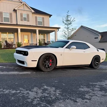 2016 Dodge Challenger SRT Hellcat Coupe